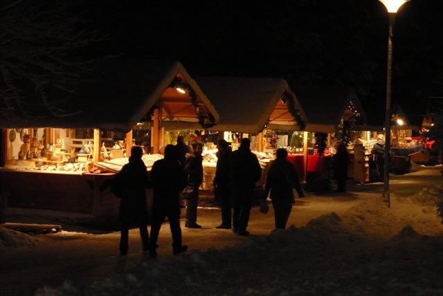 levico_notturna Mercatino di Natale di Levico Terme