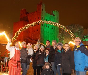 rochester_castle2 Rochester - Mercato di Natale di Dickens a Rochester Castle 2013
