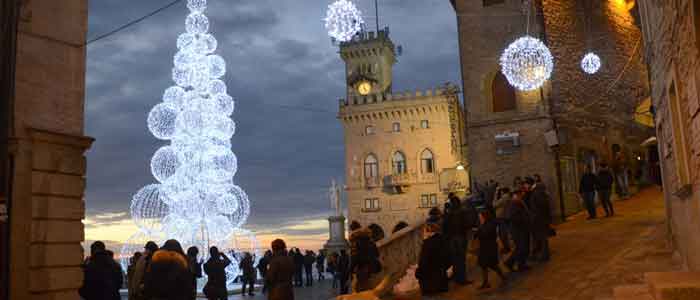 Stella Di Natale San Marino.San Marino Mercatini Di Natale Delle Mwercaviglie Date Aggiornate