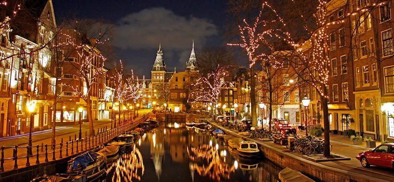 i canali di Amsterdam durante i mercatini di Natale