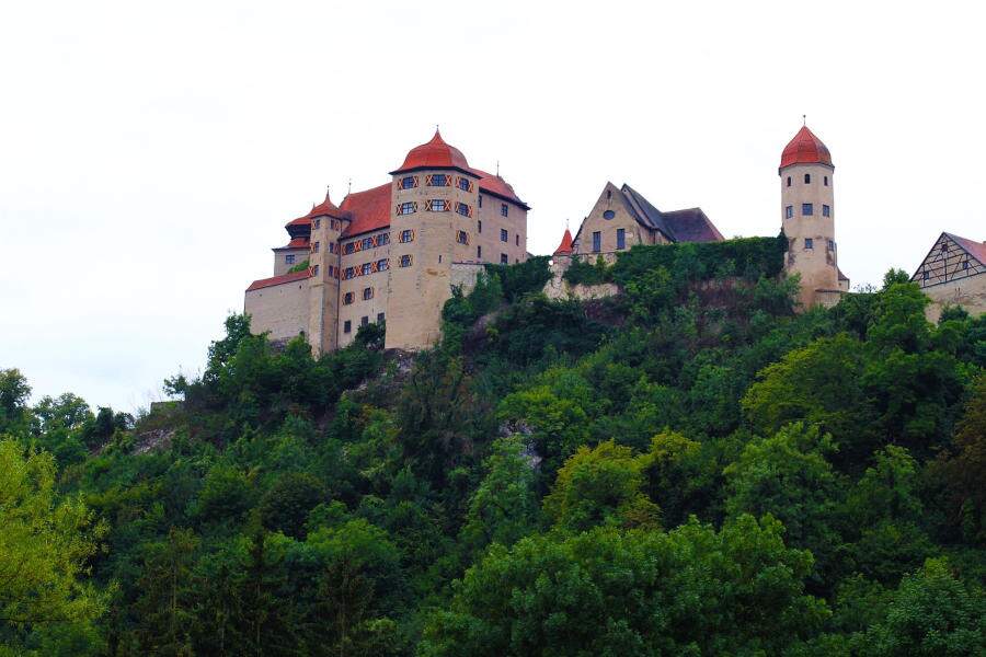 Vista sul castello di Burg Harburg