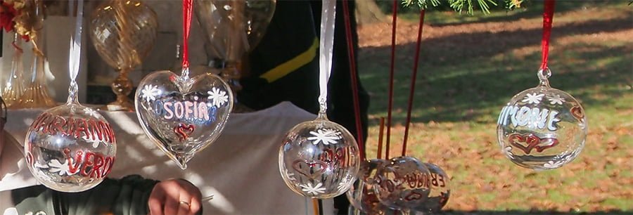 Regali di Natale ai Mercatini di Natale di Levico Terme Regali di Natale ai Mercatini di Natale di Levico Terme