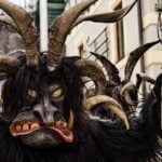 I Krampus, diavoli a Natale che accompagnano San Nicola