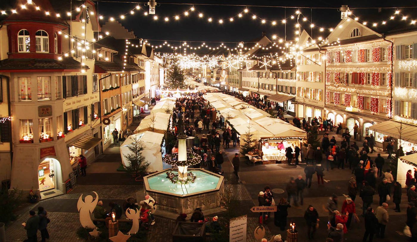 la piazza di Willisau durante i mercatini di Natale