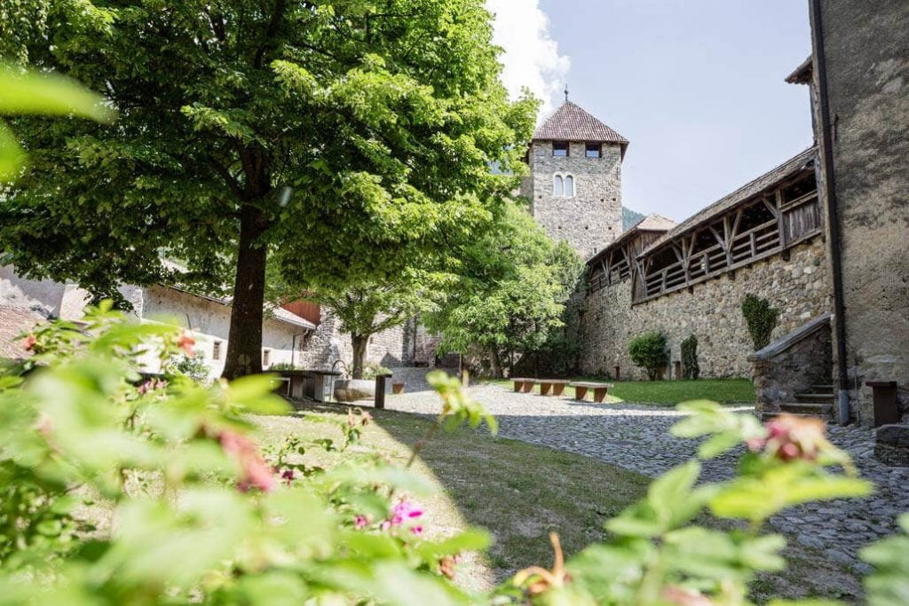 La corte interna di Castel Tirolo