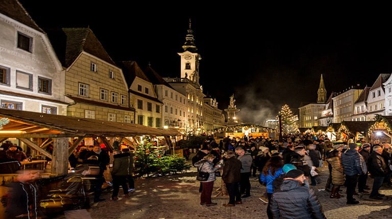 Standtplatz durante i mercatini di Natale di Steyr