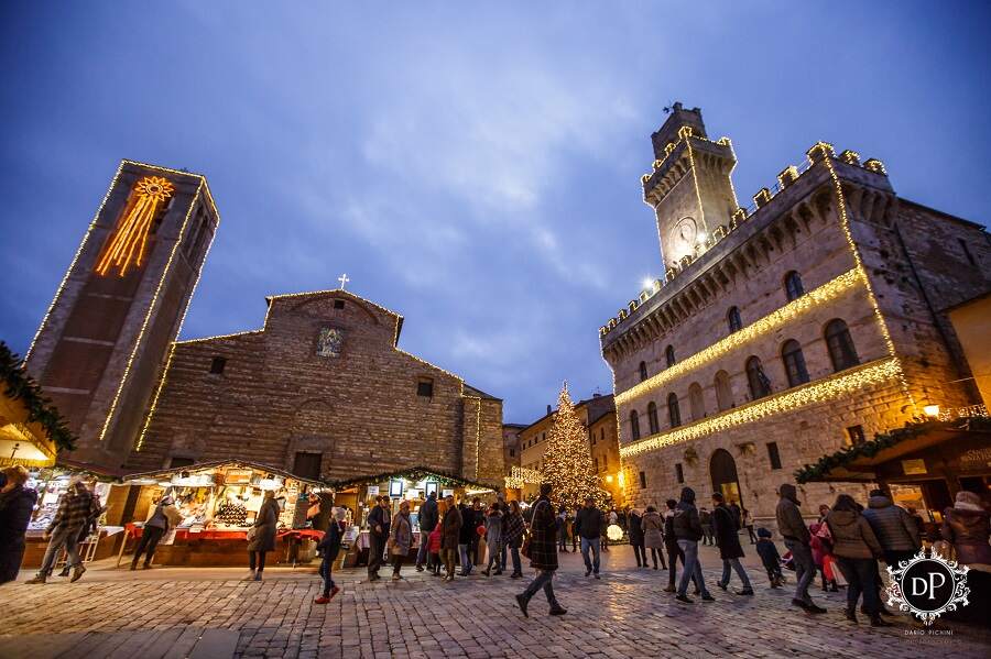 Montepulciano Mercatini e Castello di Babbo Natale 2023