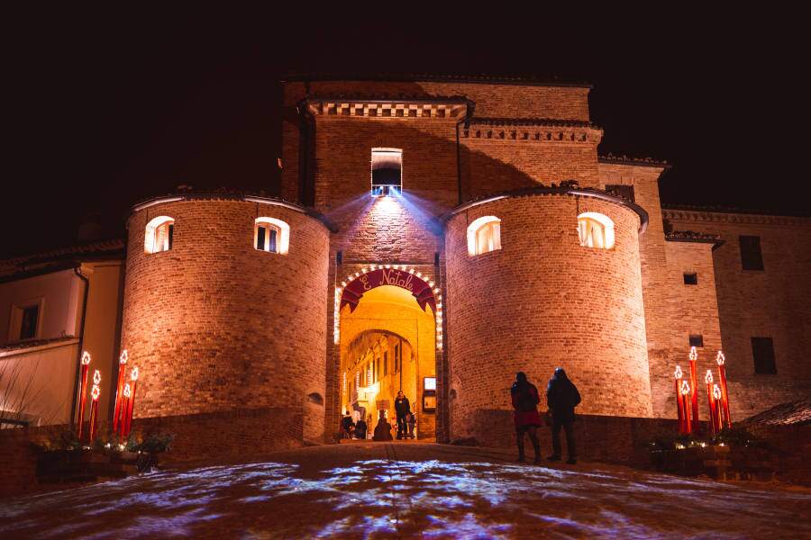 Il castello di Mombaroccio a Natale