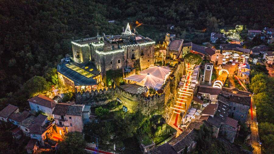vista aerea dei Mercatini di Natale al Castello di Limatola