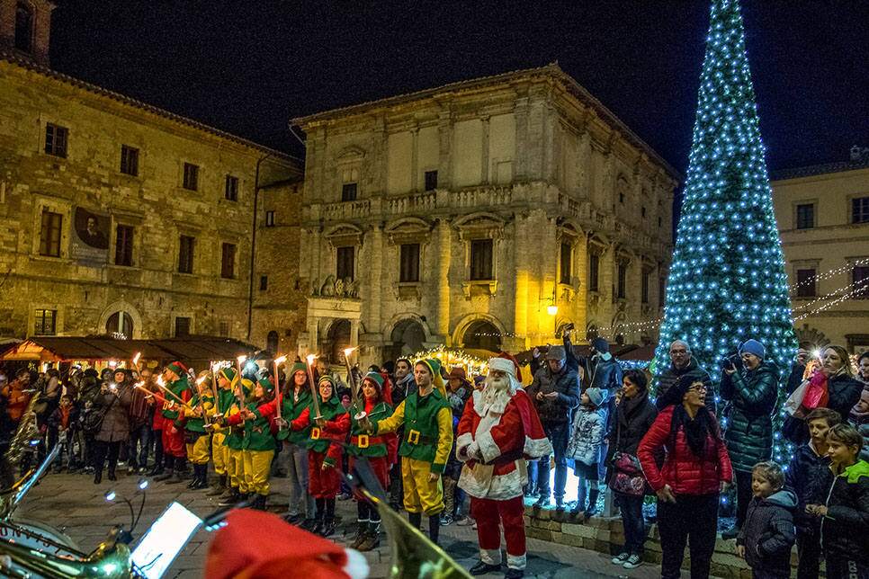 Apertura dei mercatini di Montepulciano